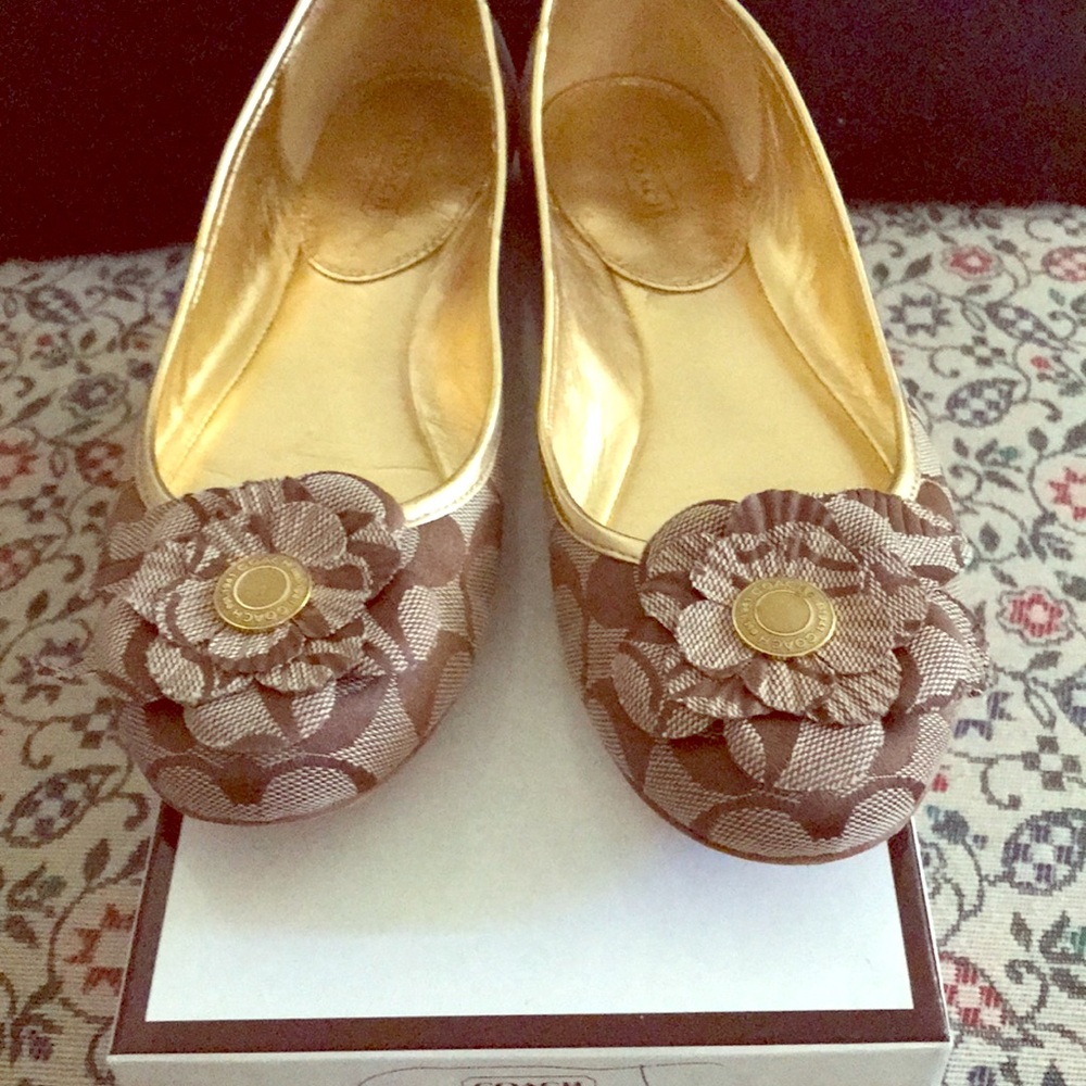 Coach flats